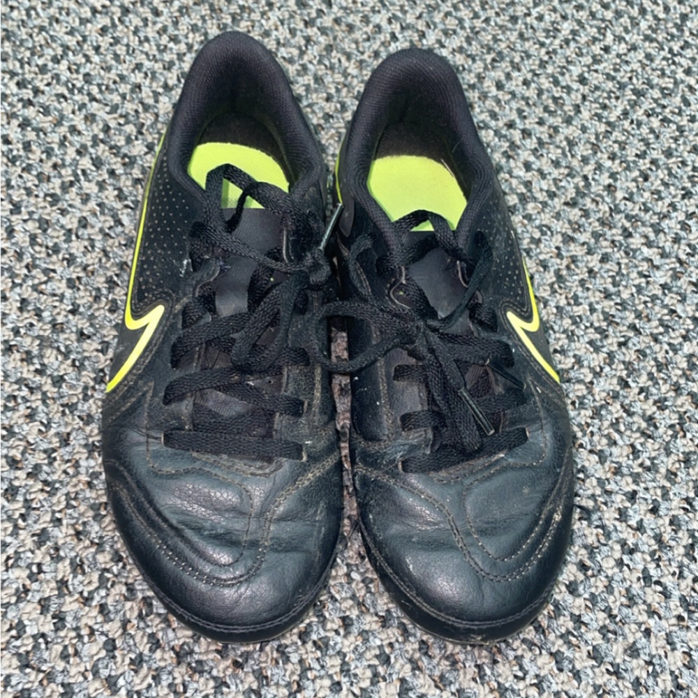 Nike Black and Yellow Modern Sneakers